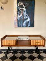 Vintage side board/ dressoir in perfecte staat., Huis en Inrichting, Kasten | Dressoirs, 25 tot 50 cm, 100 tot 150 cm, Vintage, mid century