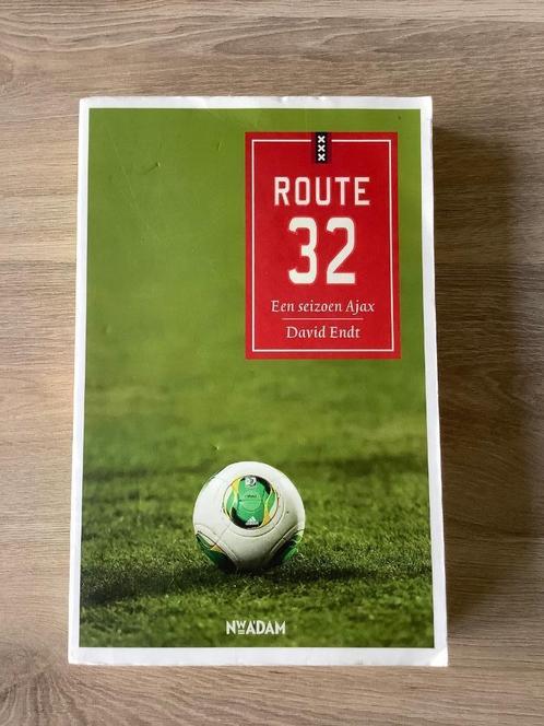 Route 32, een seizoen Ajax van David Endt, Livres, Livres de sport, Comme neuf, Sport de ballon, Enlèvement ou Envoi
