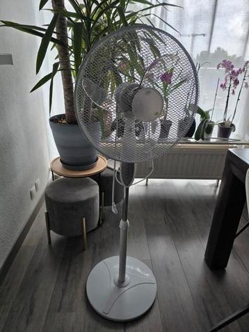 Ventilateur sur pied oscillant - très bon état beschikbaar voor biedingen
