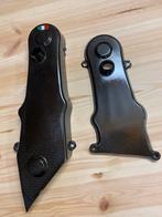 Carbon riemdeksels, Ophalen