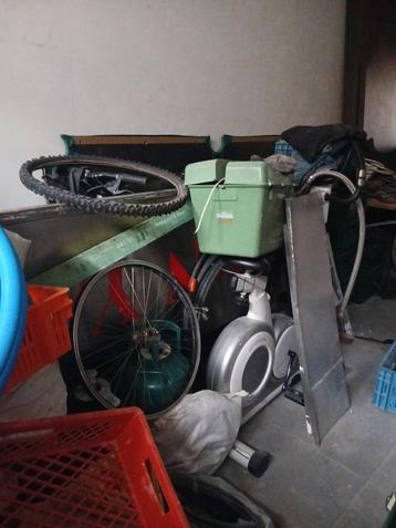 Garage leeg verkoop beschikbaar voor biedingen