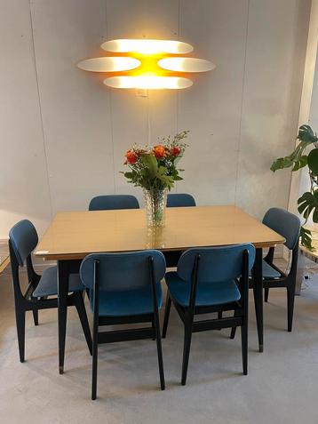 Vintage set beschikbaar voor biedingen