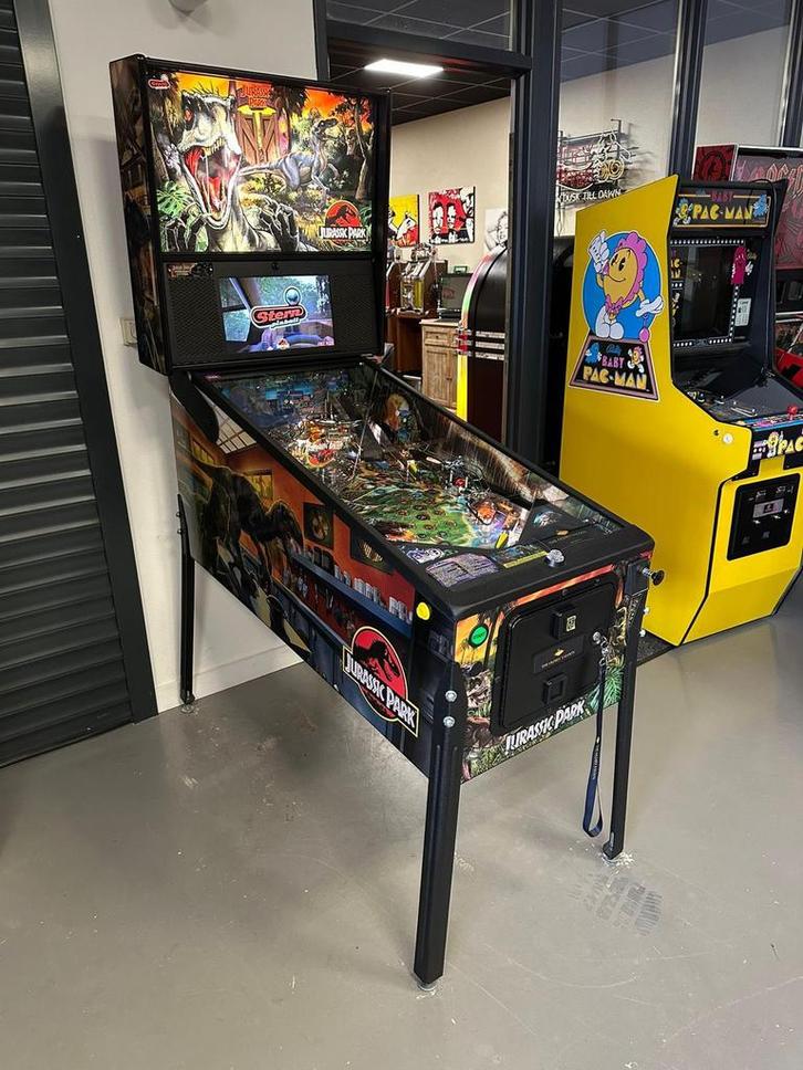 Prachtige flipperkast Stern Jurassic Park Premium Pinball, Verzamelen, Automaten | Flipperkasten, Zo goed als nieuw, Dot-matrix