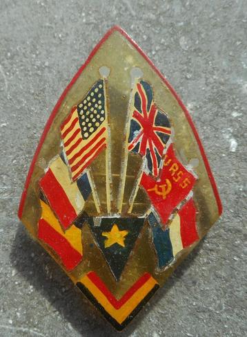 BELGIQUE - BROCHE LIBERATION 44 JOUR "J" PLEXI COCKPIT AVION beschikbaar voor biedingen