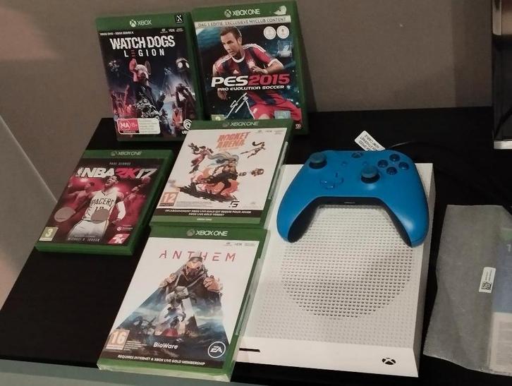Xbox One S + 6 jeux & 1 manette bleue., Consoles de jeu & Jeux vidéo, Jeux | Xbox One, Utilisé, Autres genres, Un ordinateur, Online