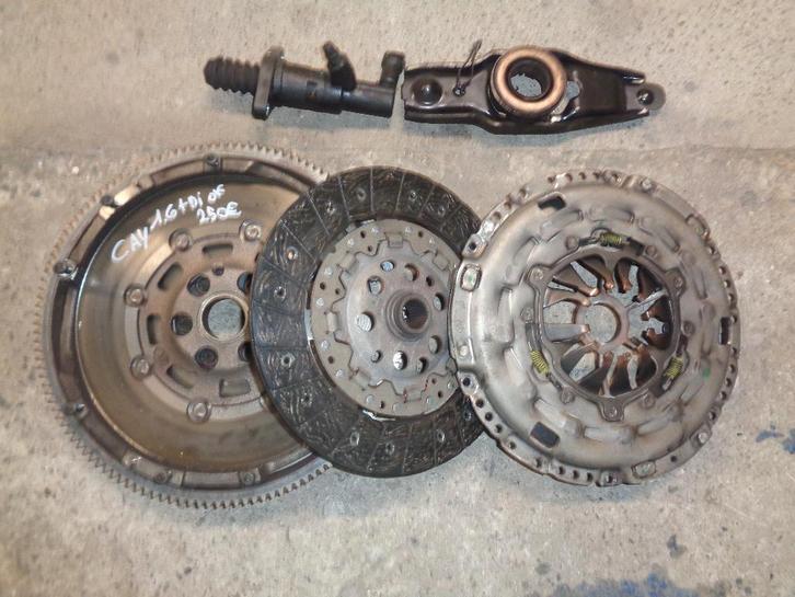 A vendre kit embrayage complet CAY 1.6TDI, Auto-onderdelen, Motor en Toebehoren, Audi, Volkswagen, Gebruikt, Ophalen