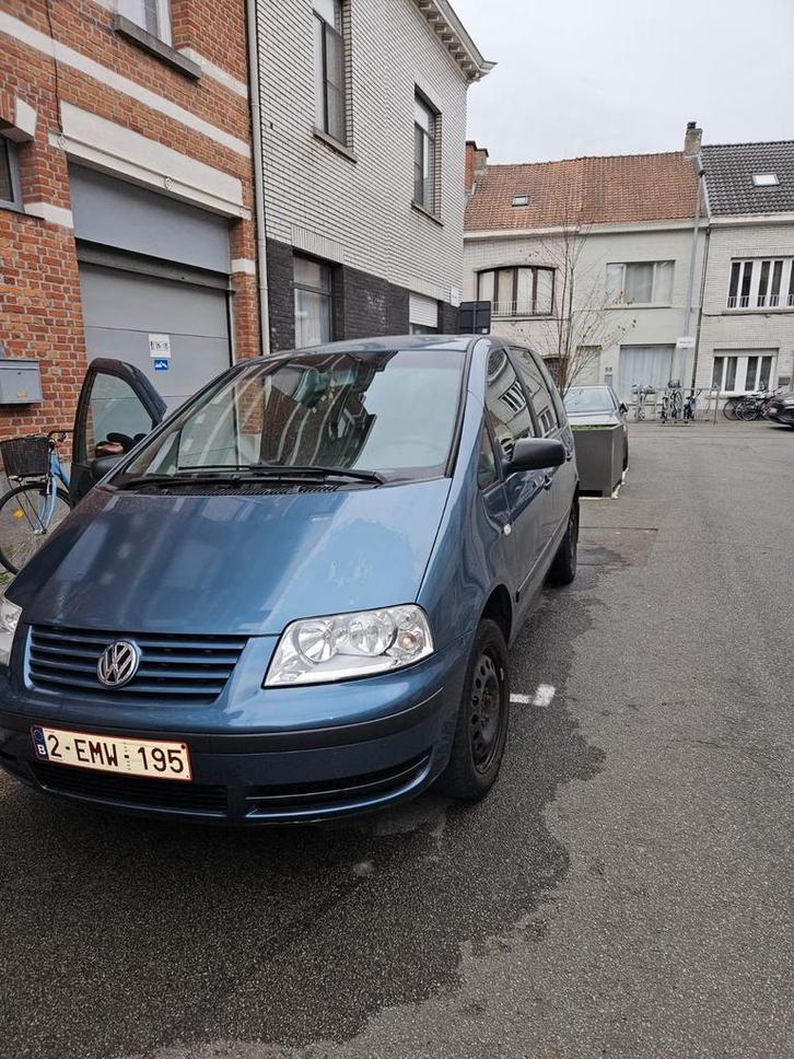 Volkswagen Sharan 2.0 benzine - 7 zitplaatsen, Auto's, Volkswagen, Particulier, Sharan, Bluetooth, Elektrische ramen, Trekhaak