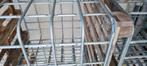 Draadkorven op houten pallet, Ophalen
