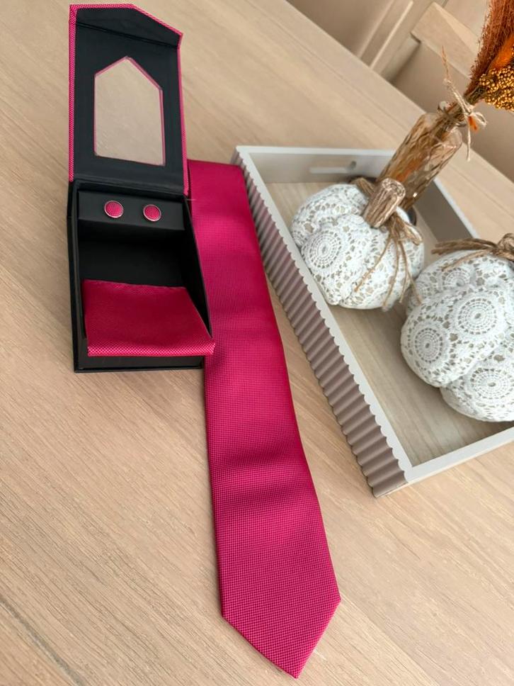 Stropdaset voor heren + zakdoek + manchetknopen, Kleding | Heren, Stropdassen, Nieuw, Met patroon, Roze, Ophalen of Verzenden