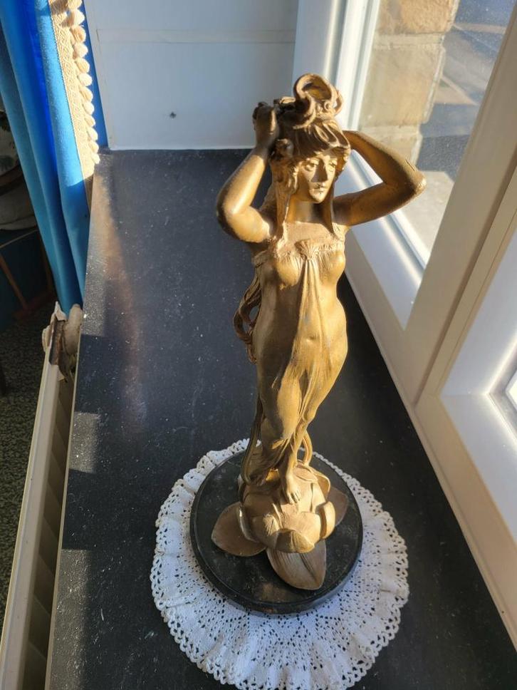 Bronzen beeld met marmeren voet, Antiek en Kunst, Antiek | Brons en Koper, Brons, Ophalen of Verzenden