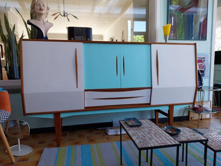 Dressoir jaren 1960 kleur wit met turquoise en natuurhout., Huis en Inrichting, Kasten | Dressoirs, Gebruikt, Ophalen