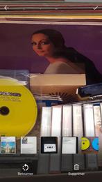 Lot   plus de 100 pieces vinyles  45 tours vhs  cassettes or, Collections, Utilisé, Enlèvement ou Envoi