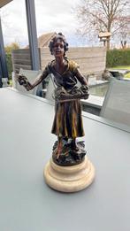 Statue sur un piédestal, Enlèvement