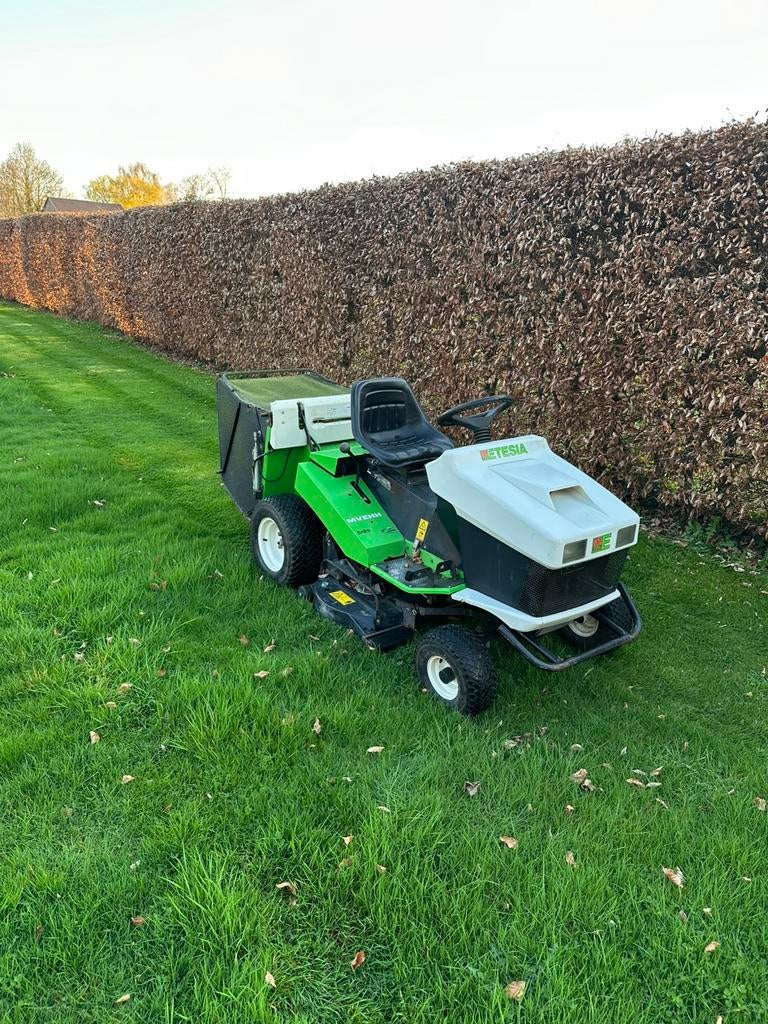 Tracteur tondeuse ETESIA hydro 100, Jardin & Terrasse, Tondeuses autoportées, Utilisé, 90 à 120 cm, Démarrage électrique, Bac de ramassage