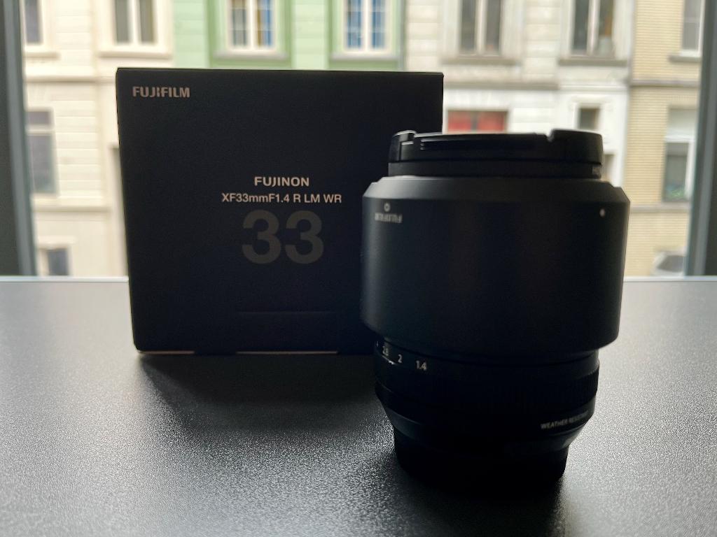 Fujifilm XF 33mm f/1.4 R LM WR Lens + Hoya UV filter, Ophalen, Zo goed als nieuw, Standaardlens