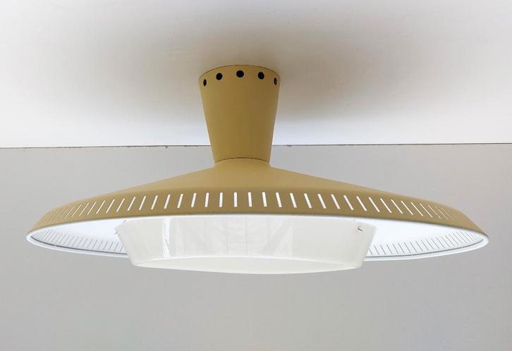 Lampe Kalff vintage NB92 N/B93 | diffuseur inclus | izgs, Maison & Meubles, Lampes | Plafonniers, Utilisé, Métal, Enlèvement ou Envoi