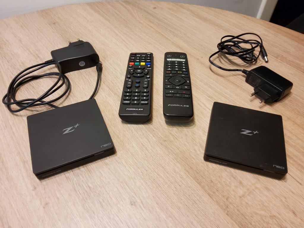 Formuler tv ip box 2stuks, Enlèvement ou Envoi, Utilisé