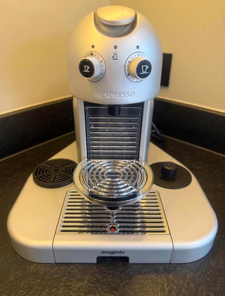 Magimix Nespresso Gran Maestria La M400 Platinum, Elektronische apparatuur, Koffiezetapparaten, Zo goed als nieuw, Ophalen