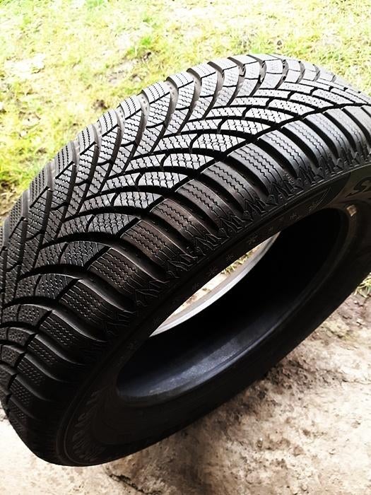 4 Pneus neige Semperit ( Continental ) 205/60/16, Pneus hiver, 16 pouces, 205 mm, Pneu(s)