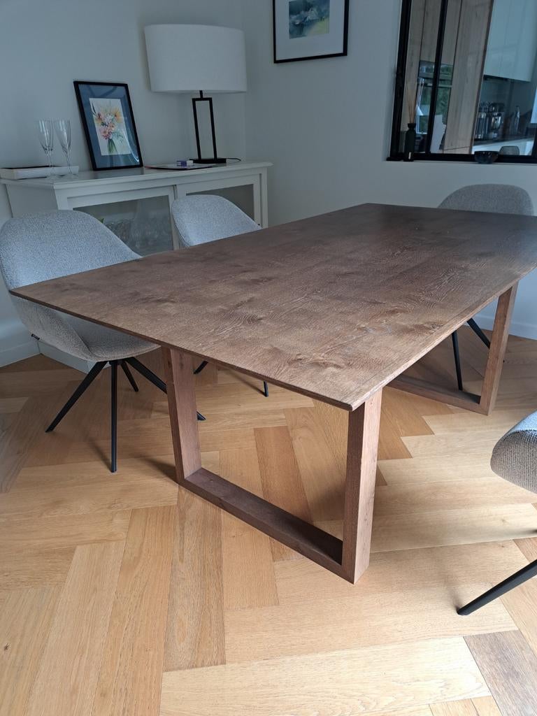 Table à manger, Enlèvement