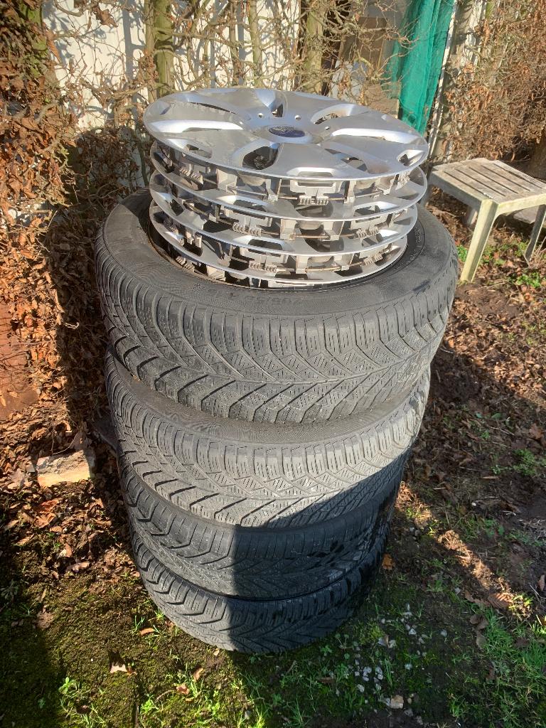 Autobanden 205/ 55 . R16, Auto-onderdelen, Banden en Velgen, Ophalen, Band(en)