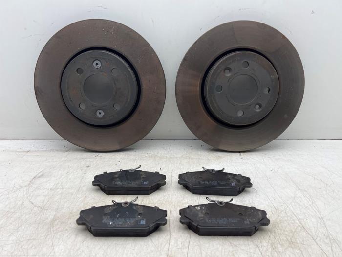 Disque + plaquette de frein avant d'un Renault Megane, Renault, -, 3 mois de garantie, Utilisé