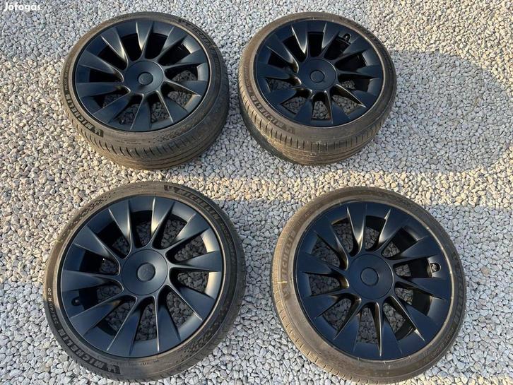 Tesla model Y induction velgen 20inch met zomerbanden, Auto-onderdelen, Banden en Velgen, Banden en Velgen, Zomerbanden, Ophalen