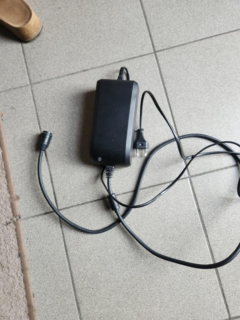 Stromer oplader 246w, Ophalen