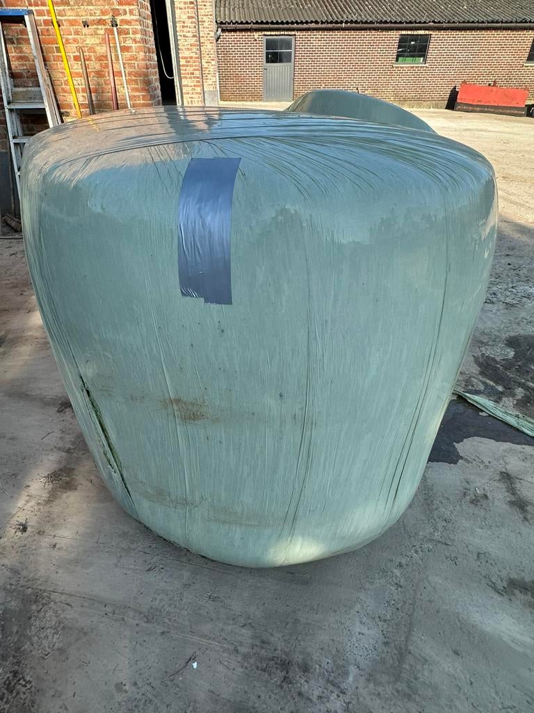 Beschadigde maisbalen, Ophalen