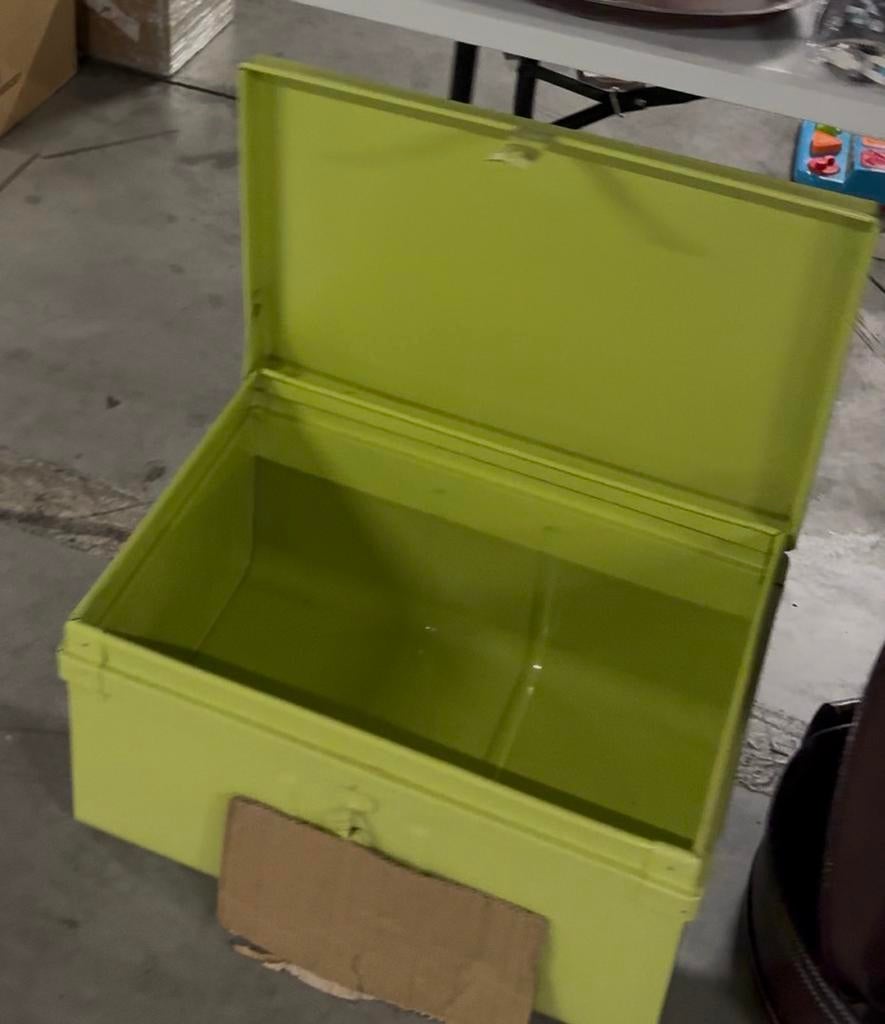 Cantine coffre  militaire plusieurs taille métallique, Maison & Meubles, Accessoires pour la Maison | Coffres, Enlèvement ou Envoi