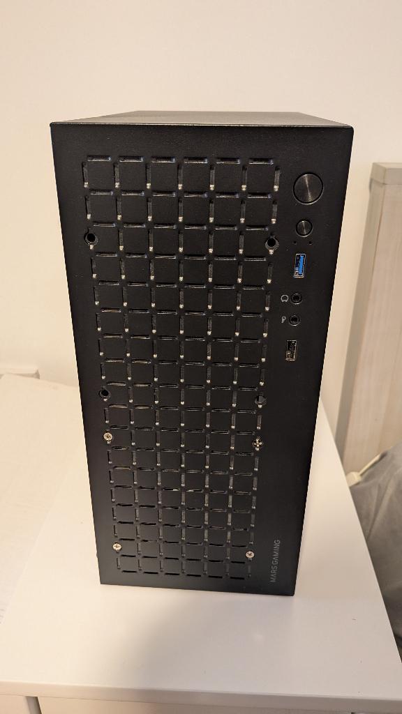 A vendre Ordinateur PC de bureau, Informatique & Logiciels, Ordinateurs de bureau, Utilisé, 3 à 4 Ghz, SSD, 8 GB, Avec carte vidéo