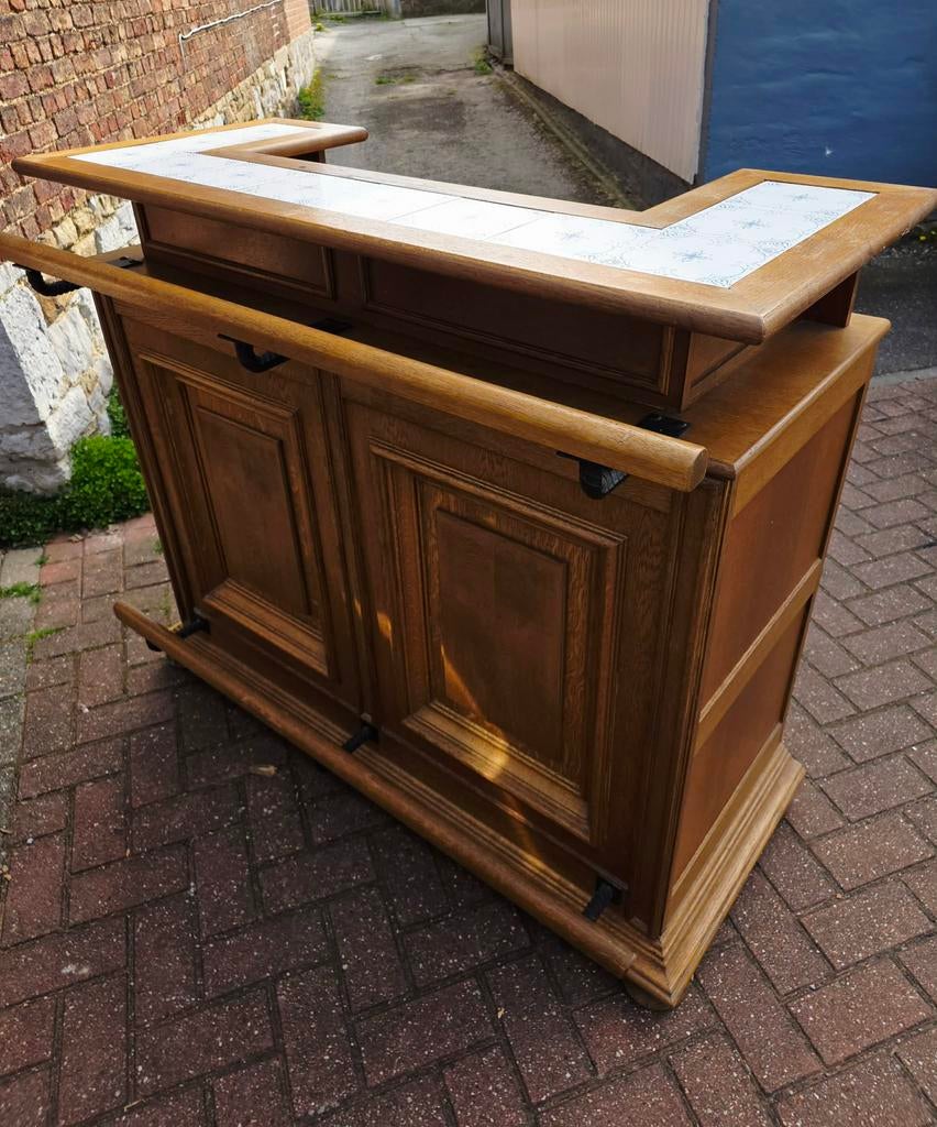 Ancien bar avec c est deux chaises haute assise en osier, Huis en Inrichting, Barren, Ophalen, Zo goed als nieuw