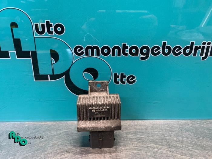 Relais préchauffage d'un Dacia Logan (Logan 1 04-), Autos : Pièces & Accessoires, Électronique & Câbles, Dacia, Utilisé, 3 mois de garantie