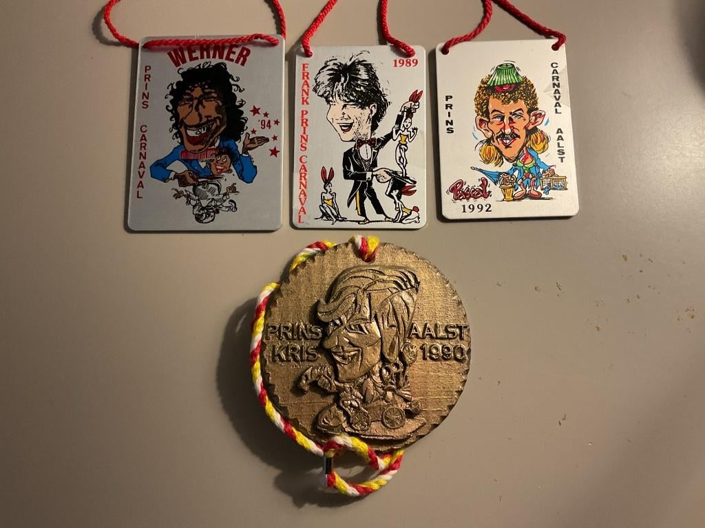 Carnaval Aalst Prinsenmedailles, Ophalen