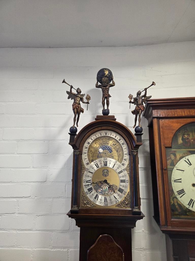 Gezocht Kieninger,Christiaan Huygens Warmink klokken enz,, Enlèvement