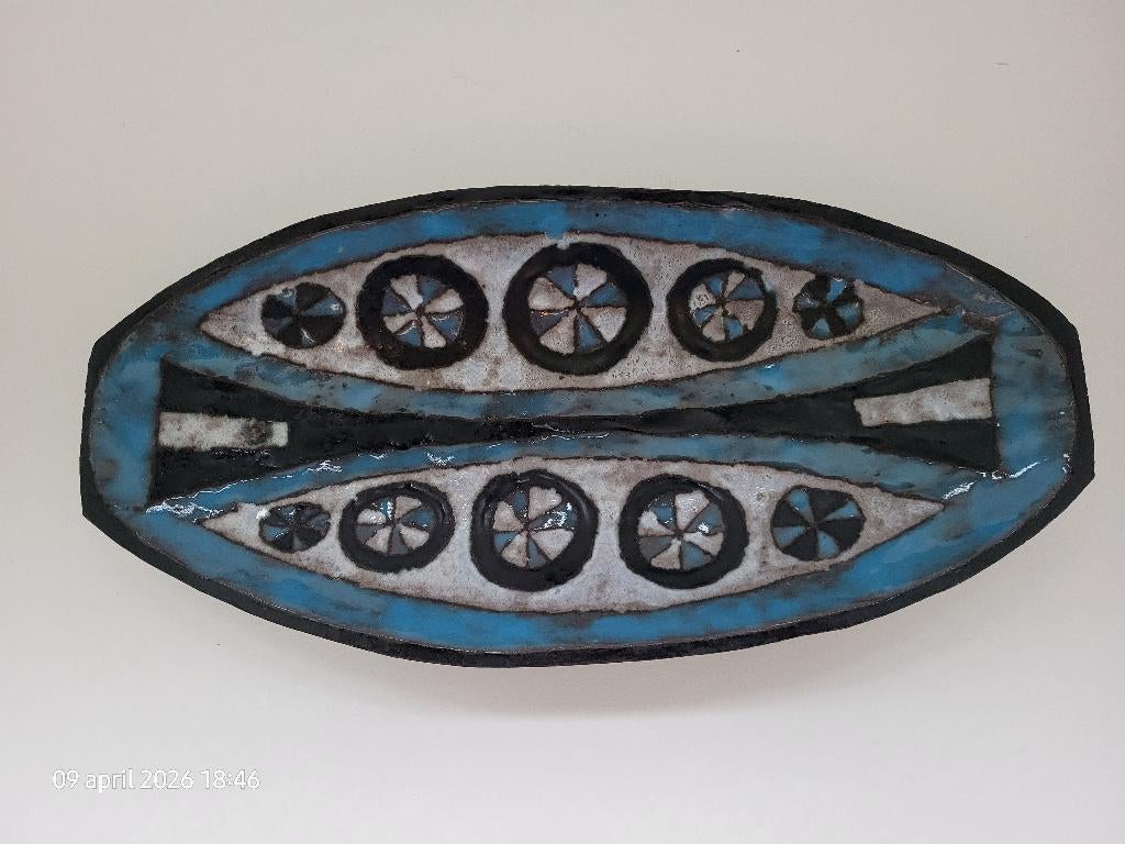 Keramisch schaaltje van Jan Nolf – grafisch en karaktervol, Enlèvement