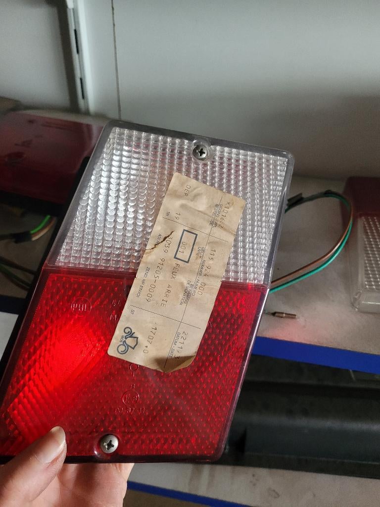 Paar NIEUWE achterlichten Skoda 105/120/130 - NOS, Auto-onderdelen, Verlichting, Skoda, Nieuw, Ophalen