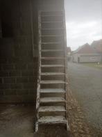 Ancien escalier en bois robuste, Enlèvement ou Envoi, Escalier