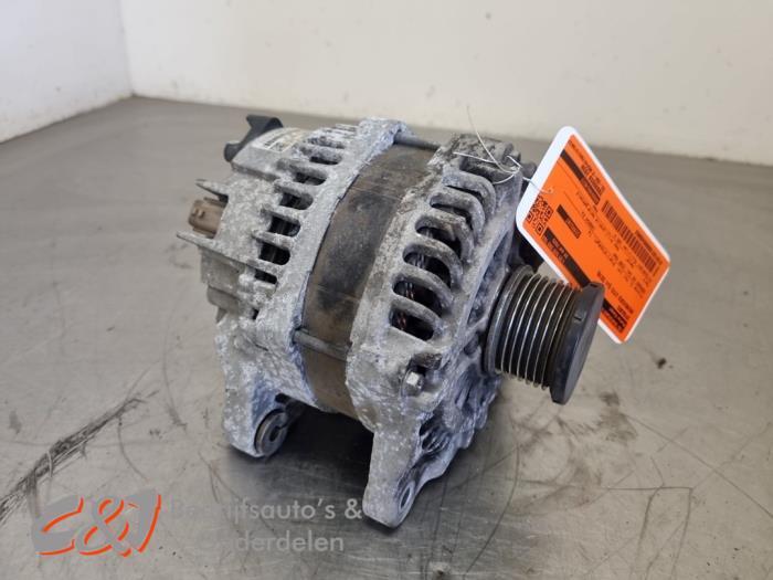 Dynamo d'un Mercedes Vito, Autos : Pièces & Accessoires, Moteurs & Accessoires, Mercedes-Benz, Utilisé, 3 mois de garantie, Enlèvement ou Envoi