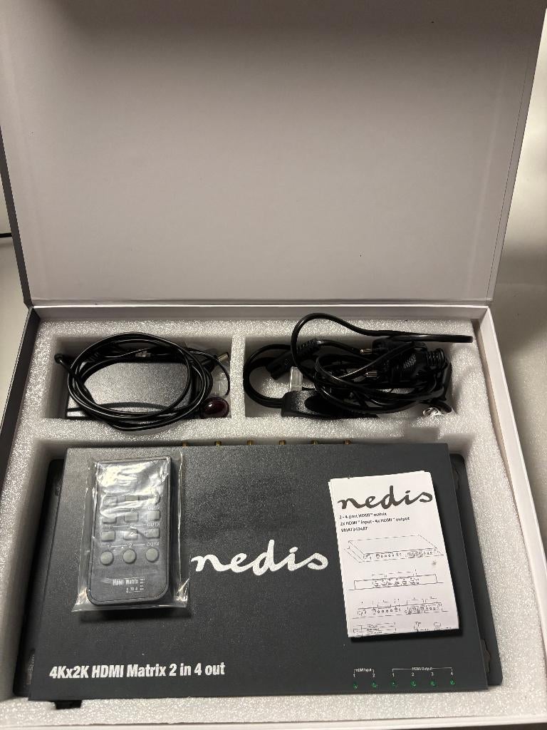Nedis 4K HDMI Matrix Switch (4 In / 2 Uit) – Incl. remote, Ophalen, Gebruikt