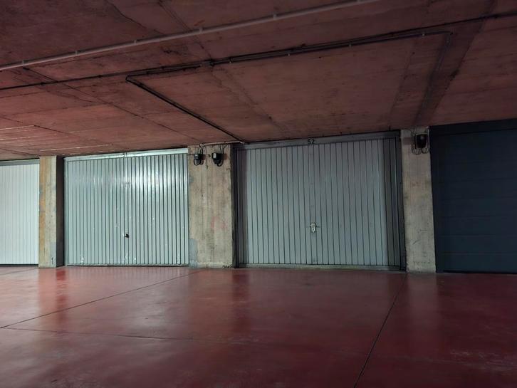 À vendre à Molenbeek (quartier Machtens)  Grand Box de 40 m2, Immo, Maisons à vendre