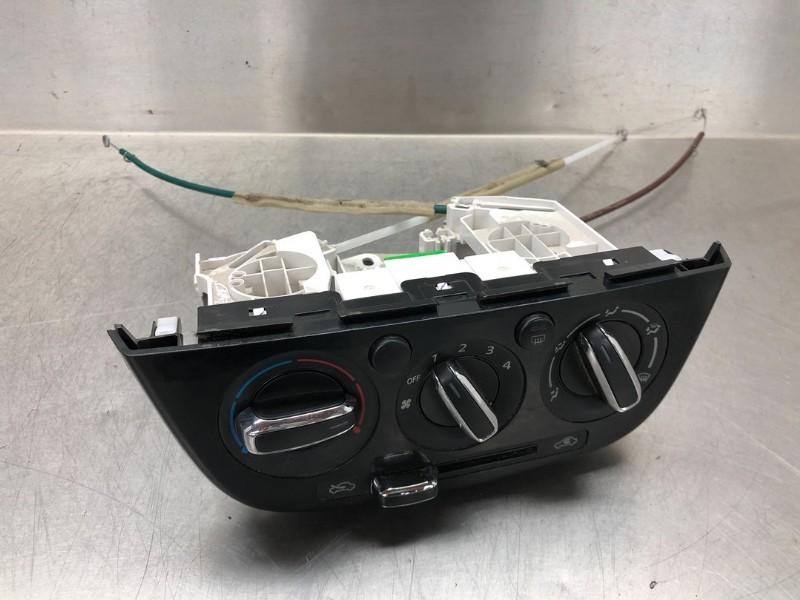 PANNEAU DE COMMANDE CHAUFFAGE CLIMATISATION Space Star (A0), Utilisé, Mitsubishi