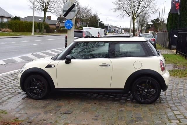 Mini Cooper 1.4i/Airco/Pano/HISTORY/GARANTIE, Voorwielaandrijving, 4 zetels, Stof, Zwart