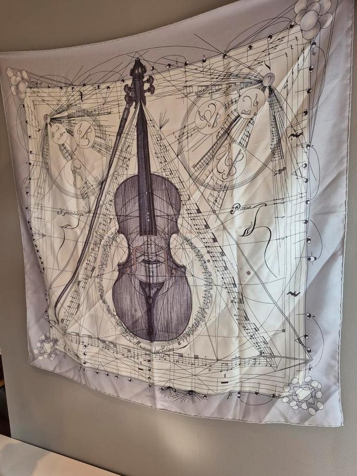 Foulard en Soie - carré Hermès 90 - La Musique Des Sphères, Vêtements | Femmes, Bonnets, Écharpes & Gants, Enlèvement ou Envoi