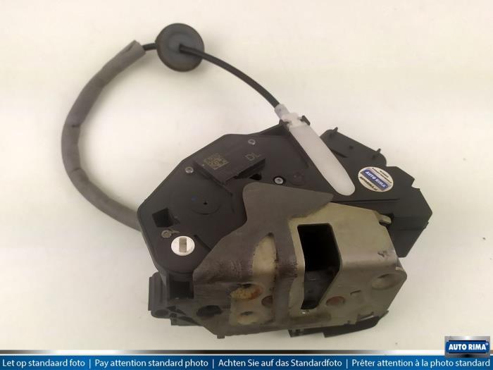 Serrure portière mécanique 4portes arrière gauche d'un Vo, -, 3 mois de garantie, -, -