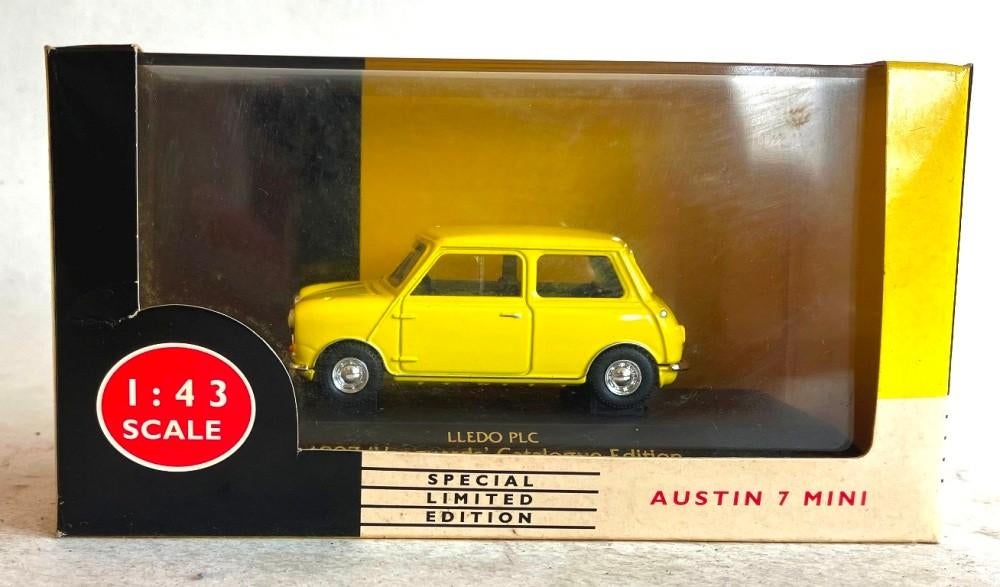 Austin Mini 1997 catalogue mini Vanguards VA13005., Hobby en Vrije tijd, Modelauto's | 1:43, Zo goed als nieuw, Auto, Vanguards