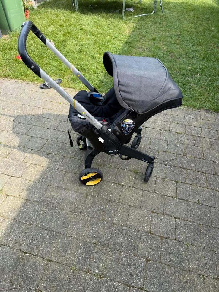 Doona met isofix, Enfants & Bébés, Poussettes & Combinaisons, Utilisé, Poussette, Autres marques, Avec siège auto, Enlèvement