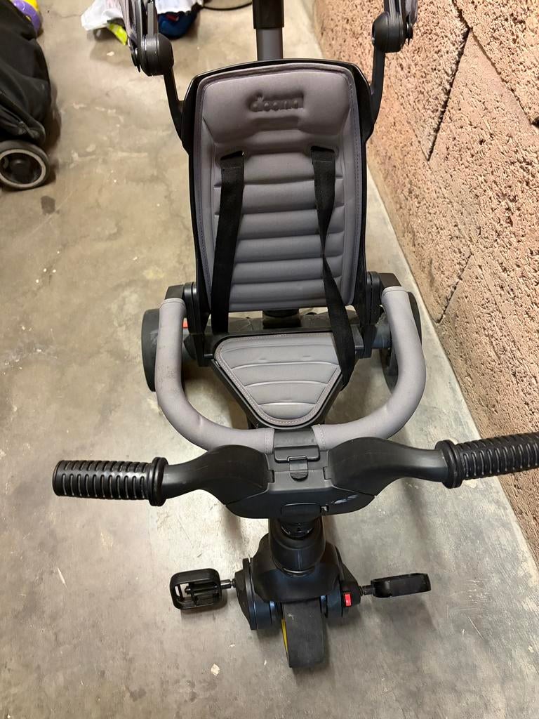 Doona driewieler Liki, Ophalen, Zo goed als nieuw, Duwstang