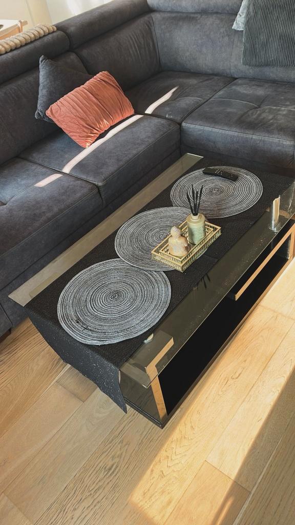 Table basse moderne verre avec étagère bon état- P.espèces, Maison & Meubles, Tables | Tables de salon, Comme neuf, Moins de 50 cm