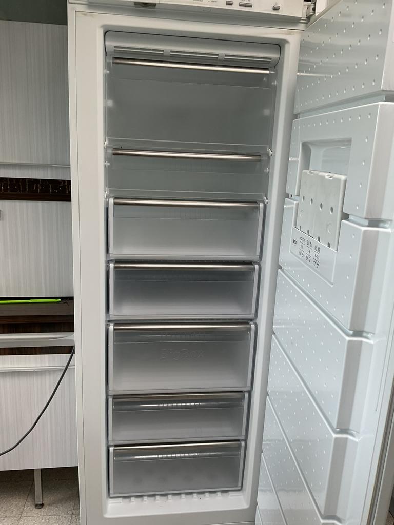 Zeer goed werkende diepvries, Ophalen, Zo goed als nieuw